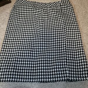 Classic Black and White Houndstooth Skirt